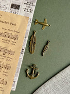 تعليقه معدنية