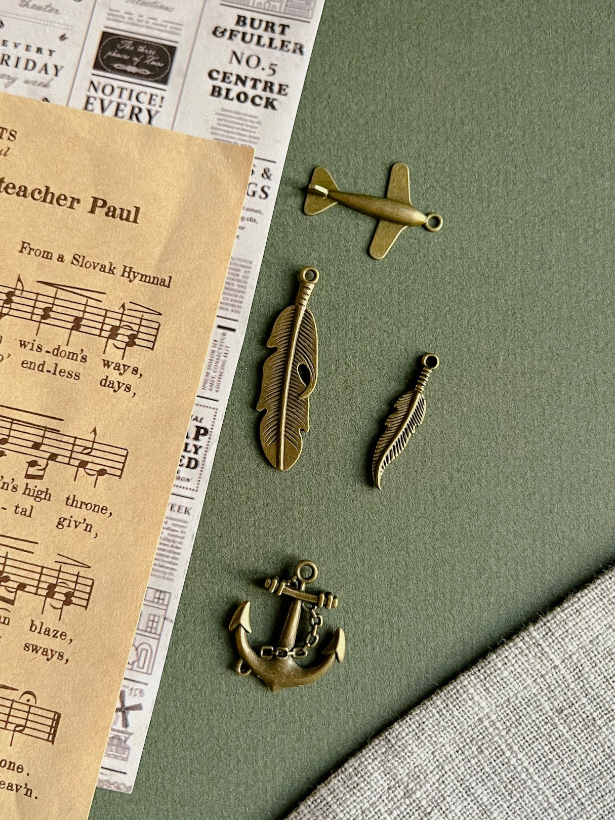 تعليقه معدنية